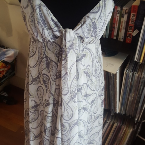 Beautiful flowing sundress - Picture 2 of 4